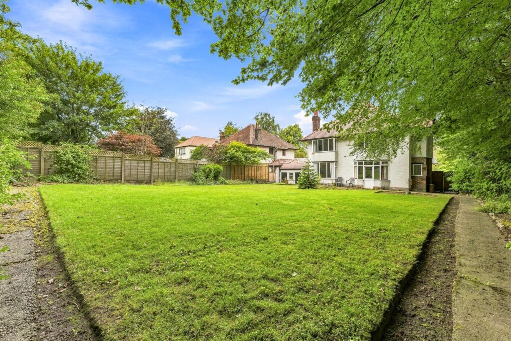 Macclesfield Road, Buxton, Derbyshire, SK17 9AH