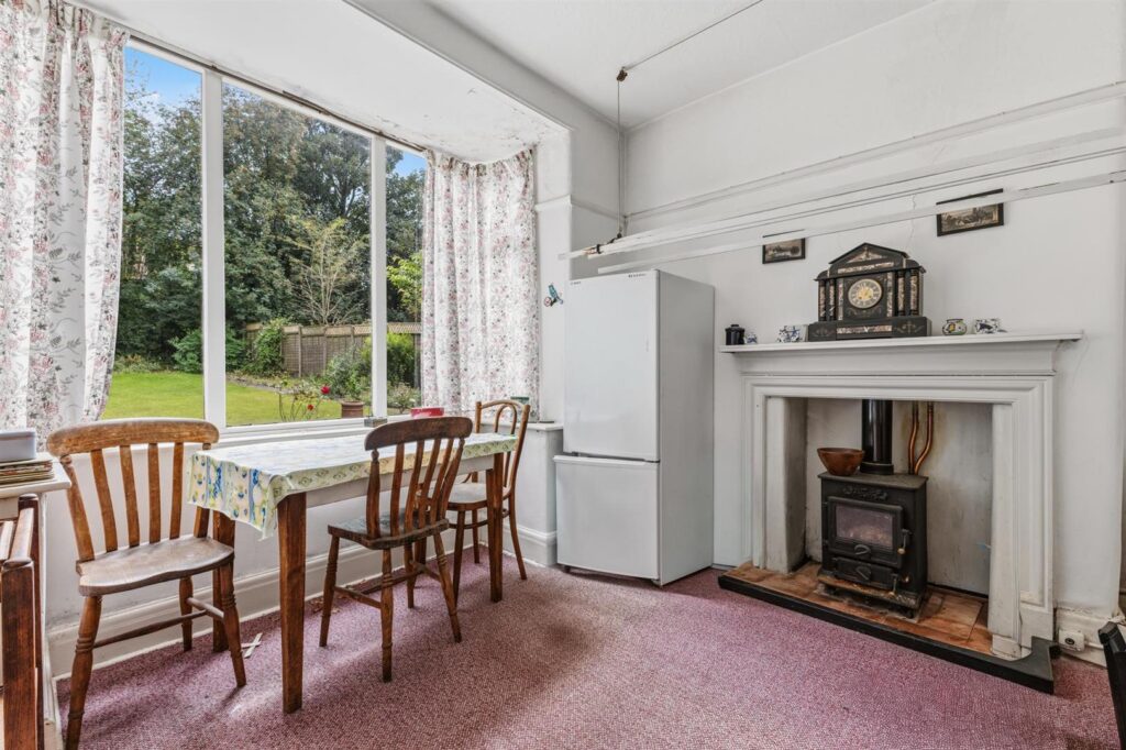 Macclesfield Road, Buxton, Derbyshire, SK17 9AH