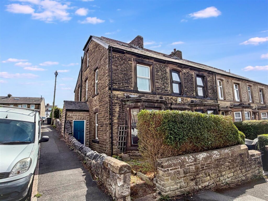 Windsor Road, Buxton, Derbyshire, SK17 7NS