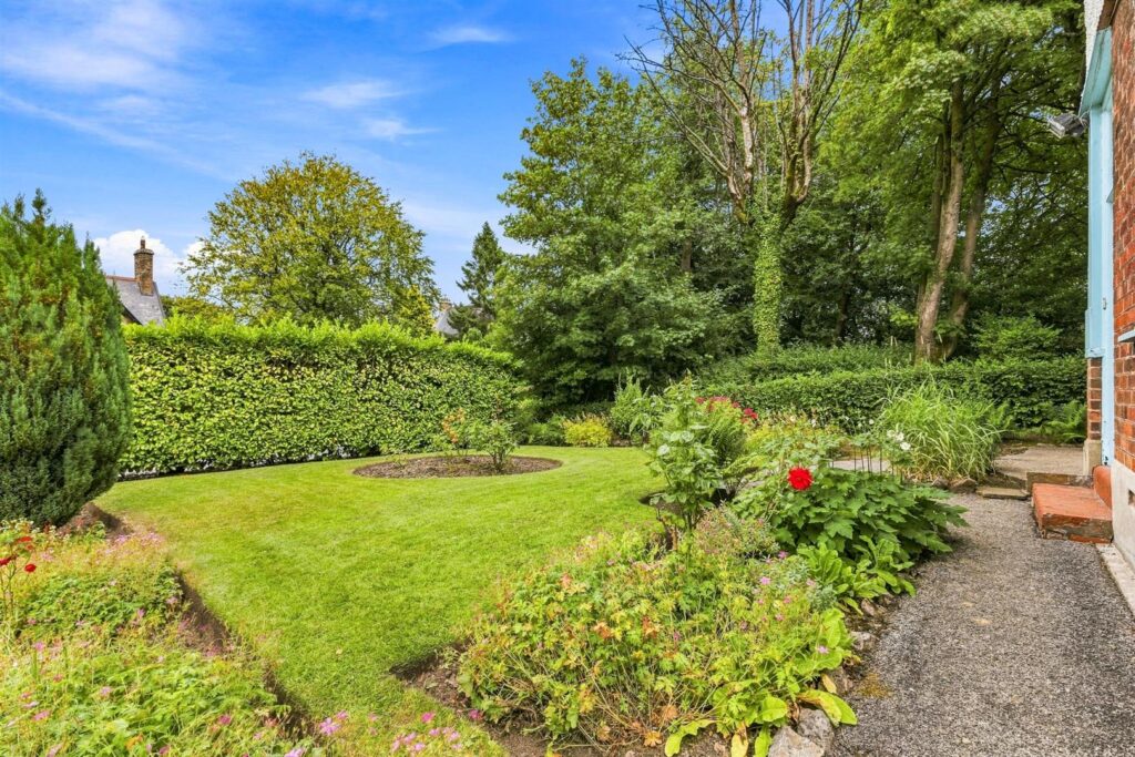 Macclesfield Road, Buxton, Derbyshire, SK17 9AH