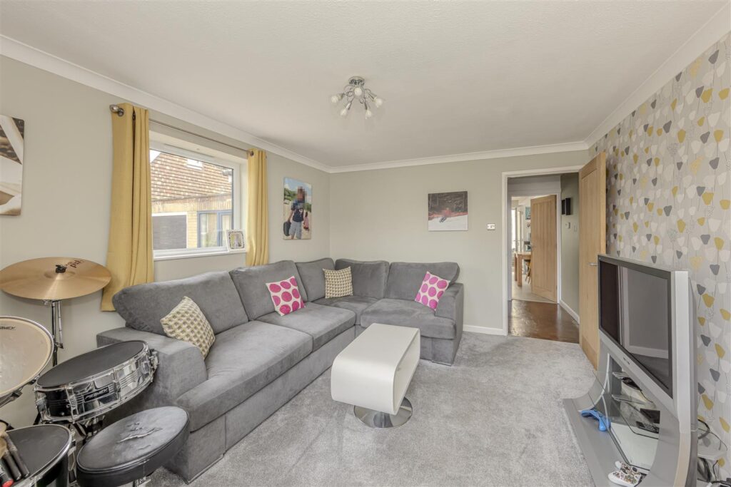 Errwood Avenue, Buxton, Derbyshire, SK17 9BD