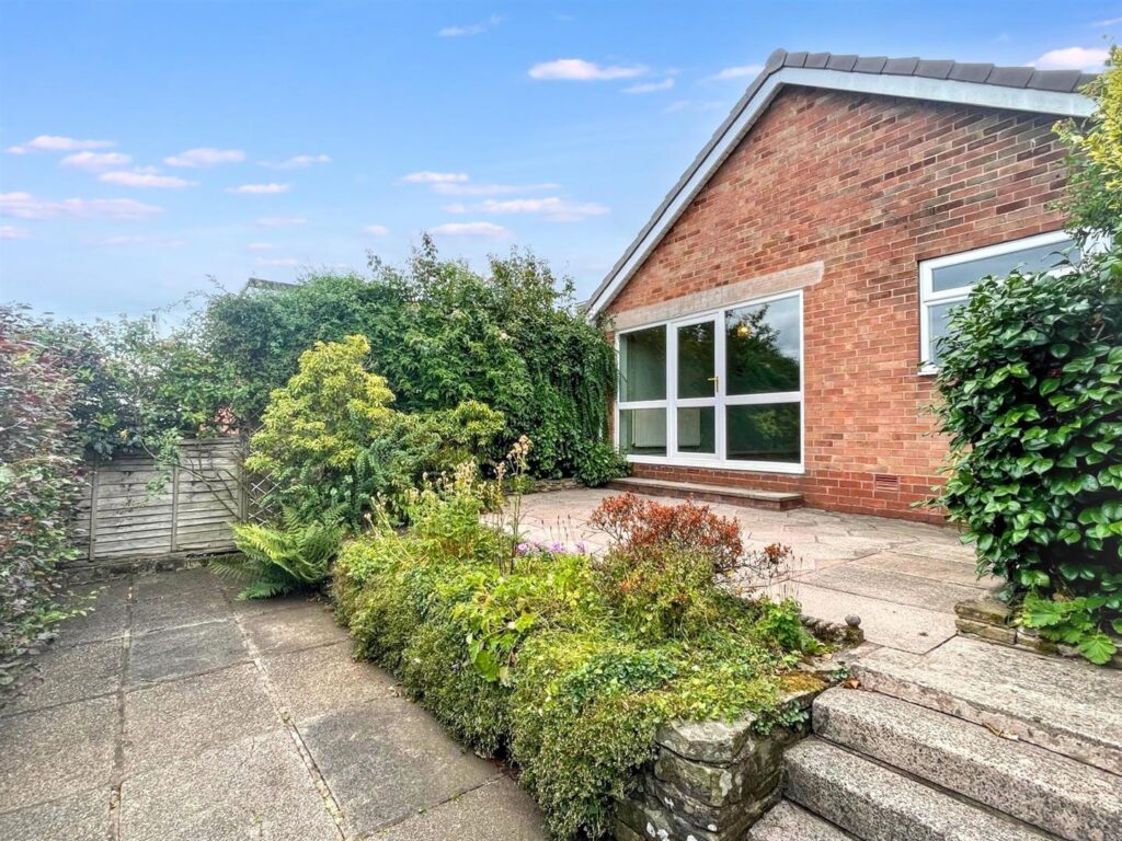 Dalehouse Road, Cheddleton, Staffordshire, ST13 7JL