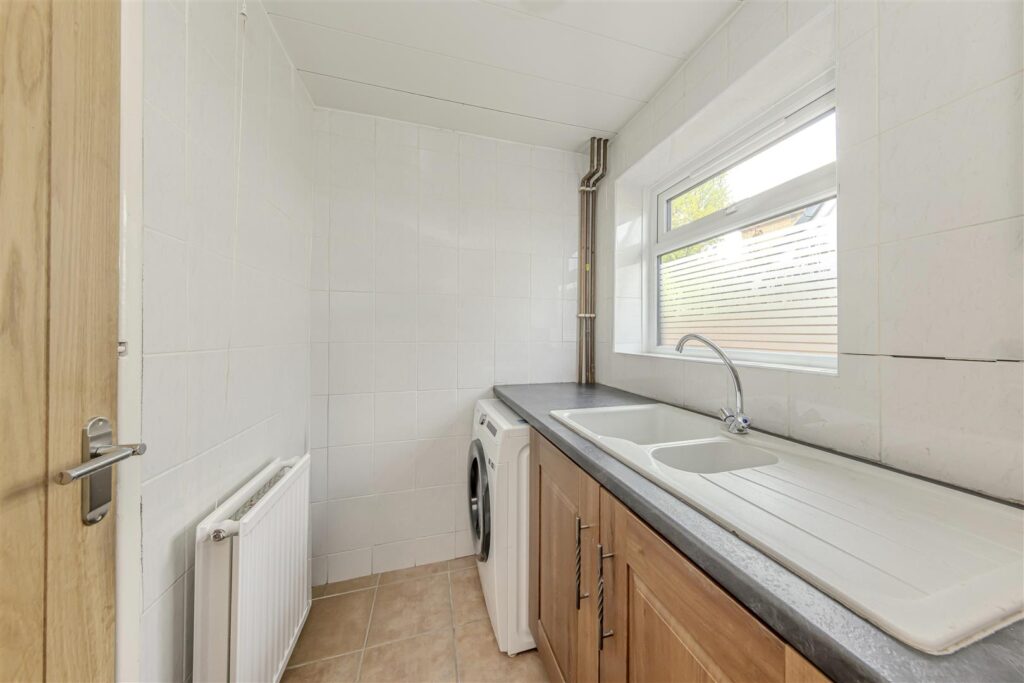 Errwood Avenue, Buxton, Derbyshire, SK17 9BD