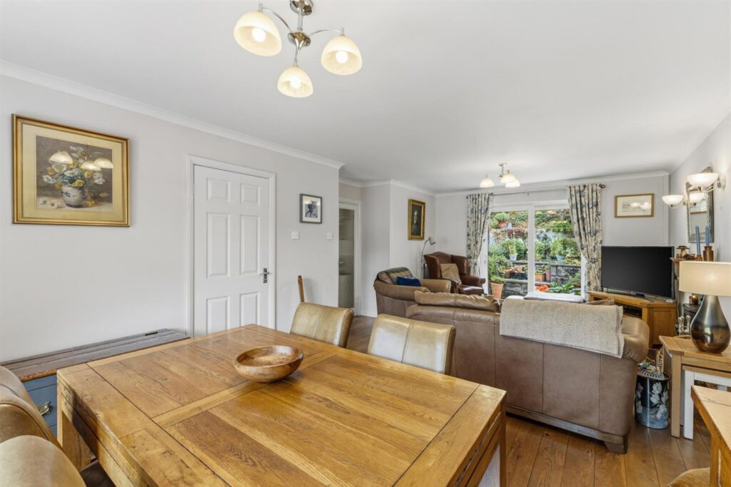Cauldon Close, Leek, Staffordshire, ST13 5SH