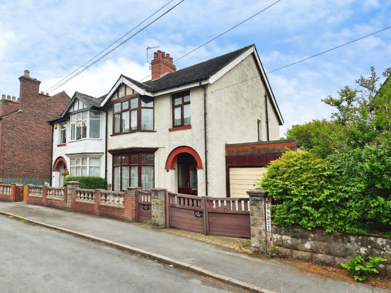 Wood Street, Leek, Staffordshire, ST13 5LX