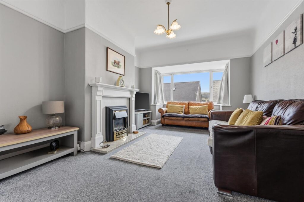 Leek Road, Buxton, Derbyshire, SK17 6UD