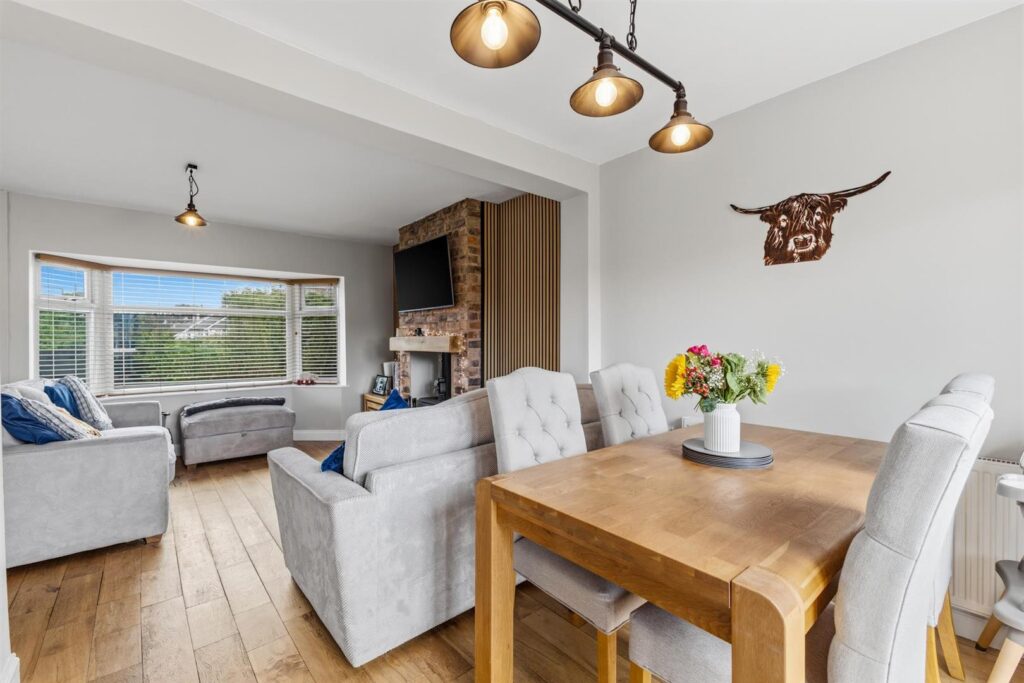 James Crescent, Werrington, Staffordshire, ST9 0DZ