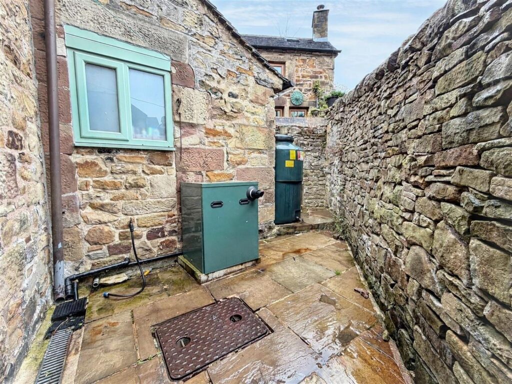 High Street, Longnor, Nr Buxton, Derbyshire, SK17 0PG