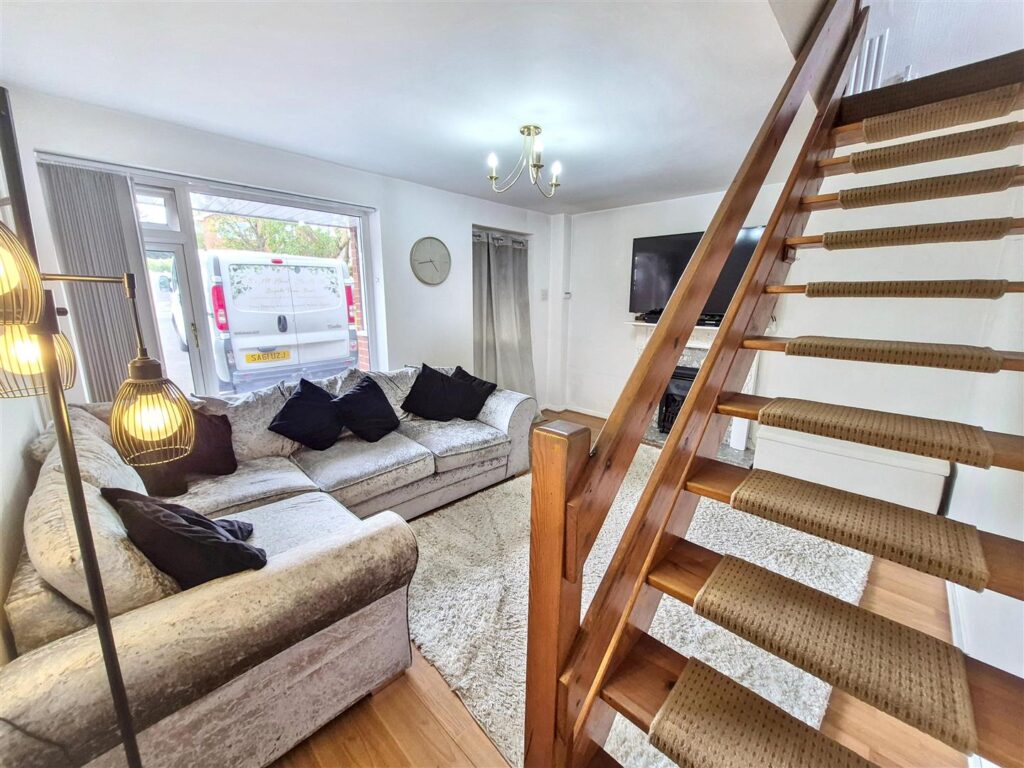 Chatsworth Drive, Werrington, Staffordshire, ST9 0PA