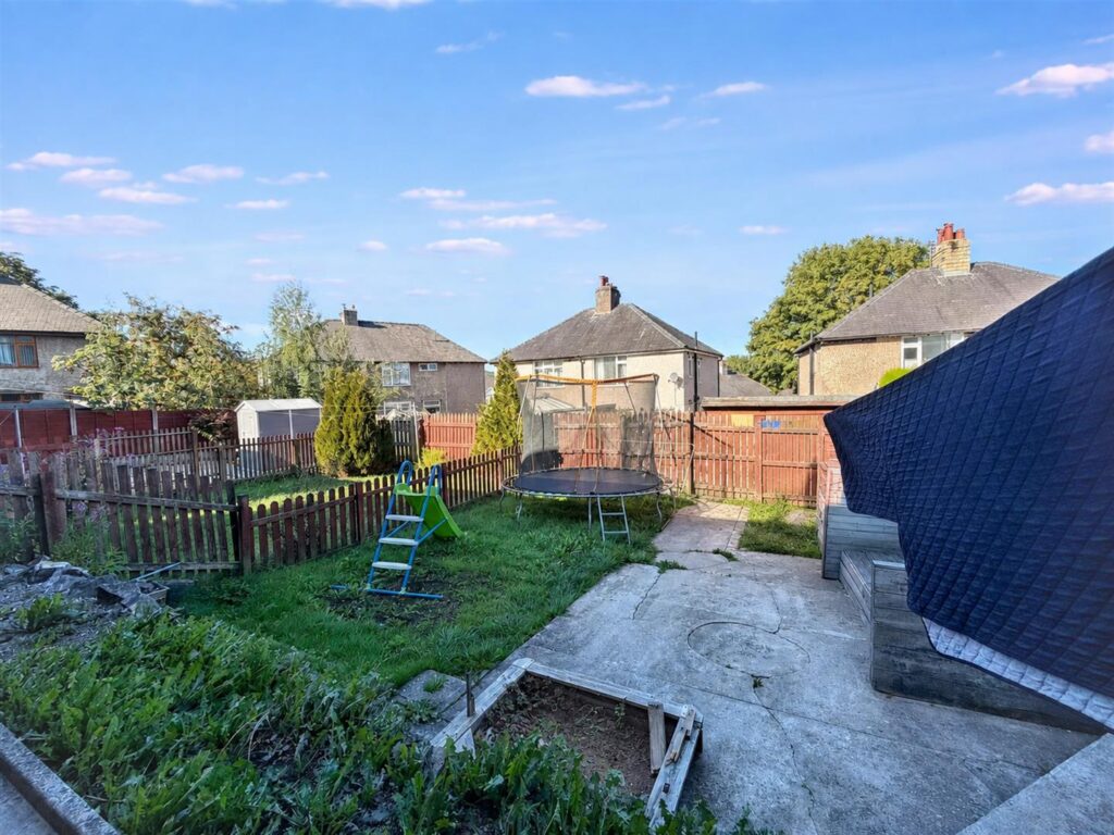 Milnbank Avenue, Buxton, Derbyshire, SK17 7PS.