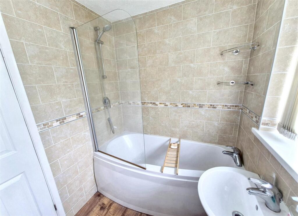 Chatsworth Drive, Werrington, Staffordshire, ST9 0PA