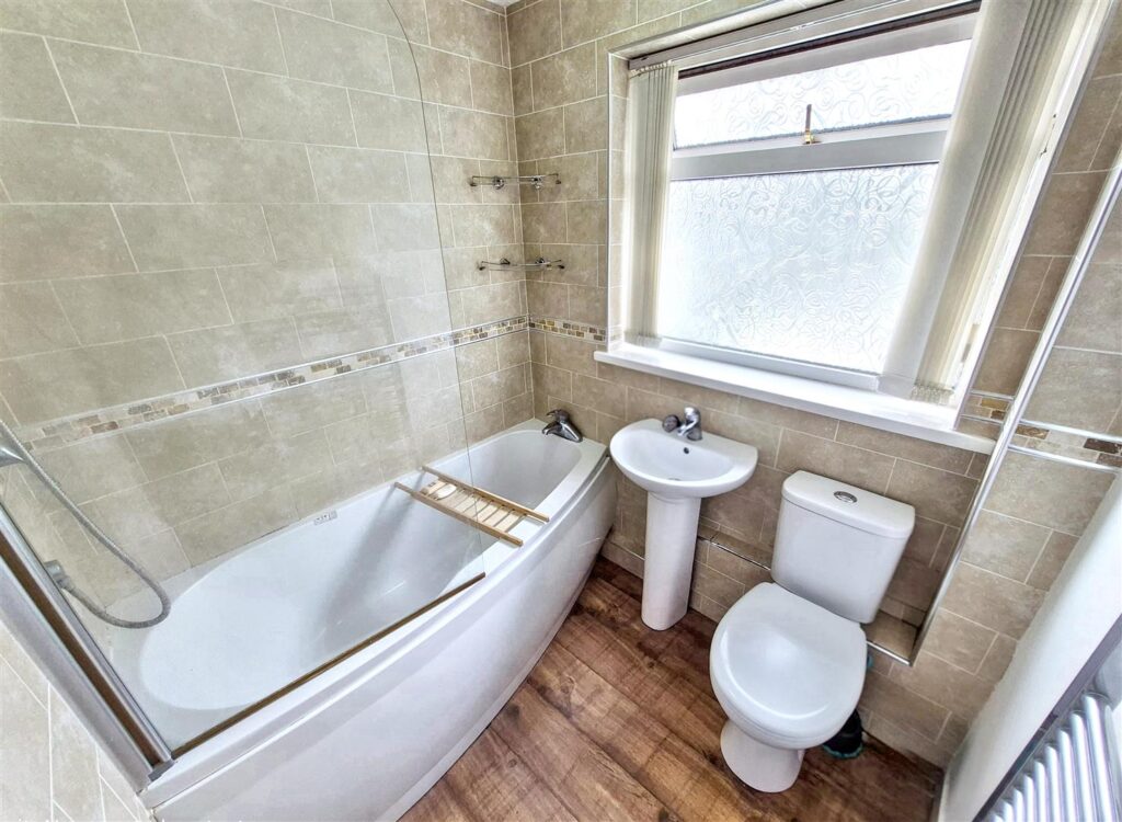 Chatsworth Drive, Werrington, Staffordshire, ST9 0PA