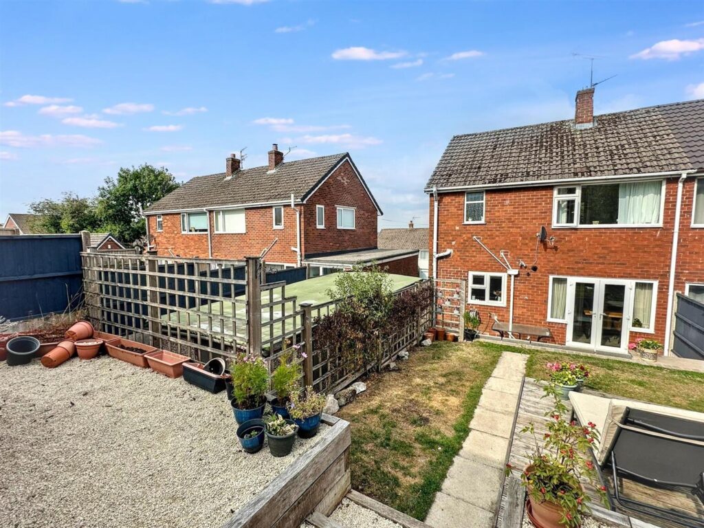 Melrose Avenue, Meir Heath, Staffordshire, ST3 7LY