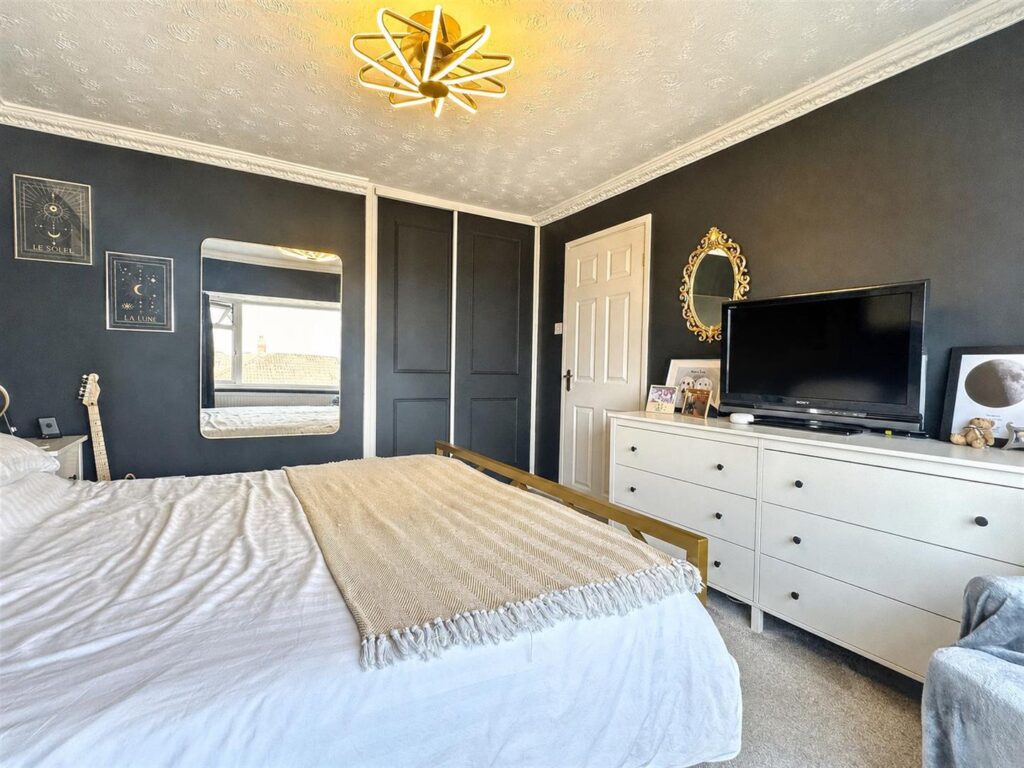 Melrose Avenue, Meir Heath, Staffordshire, ST3 7LY
