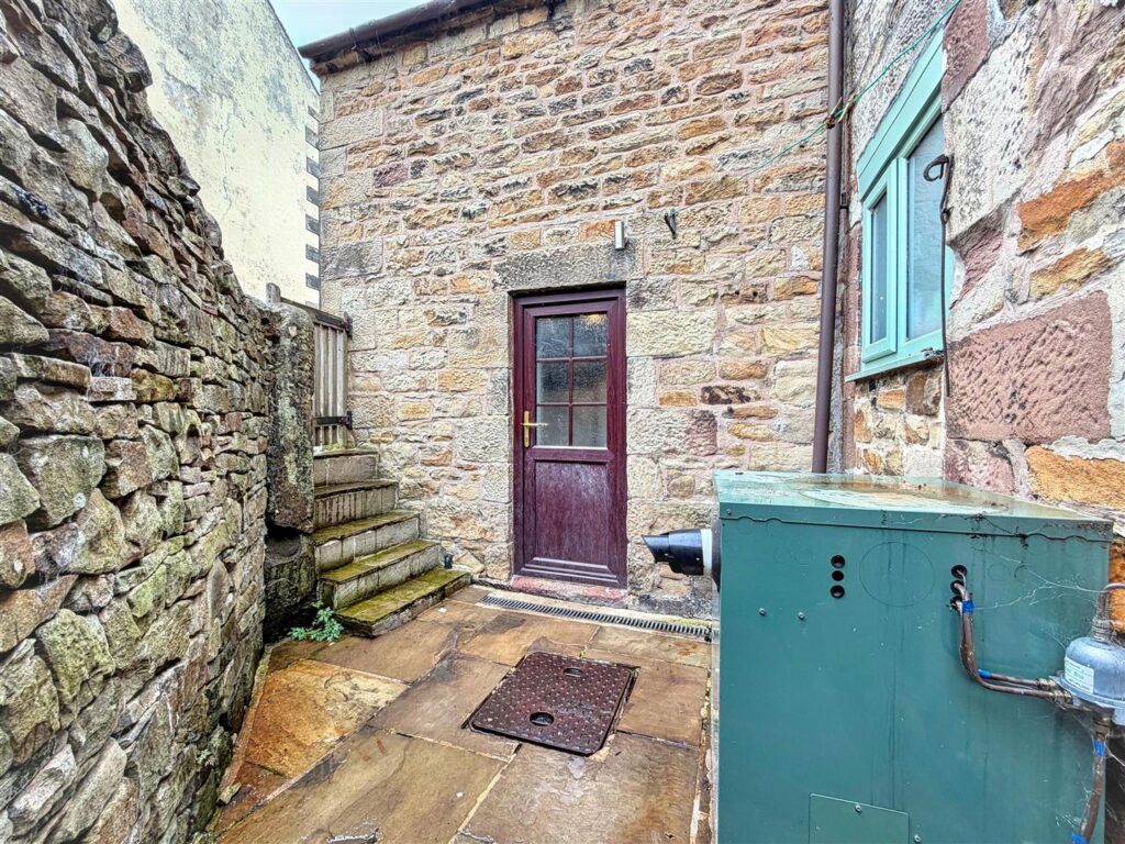 High Street, Longnor, Nr Buxton, Derbyshire, SK17 0PG