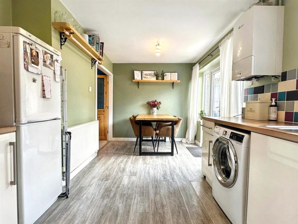 Melrose Avenue, Meir Heath, Staffordshire, ST3 7LY