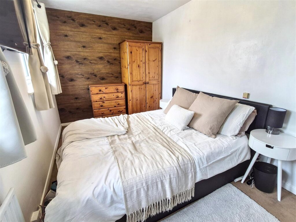 Chatsworth Drive, Werrington, Staffordshire, ST9 0PA