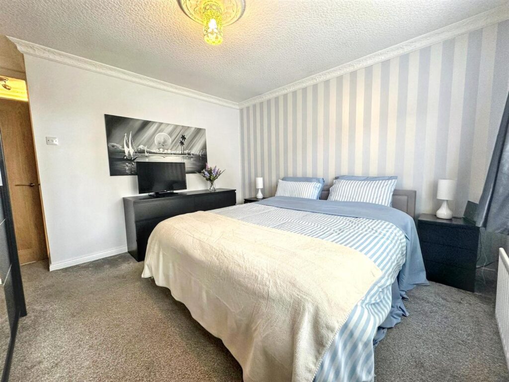 Rennie Crescent, Cheddleton, Leek