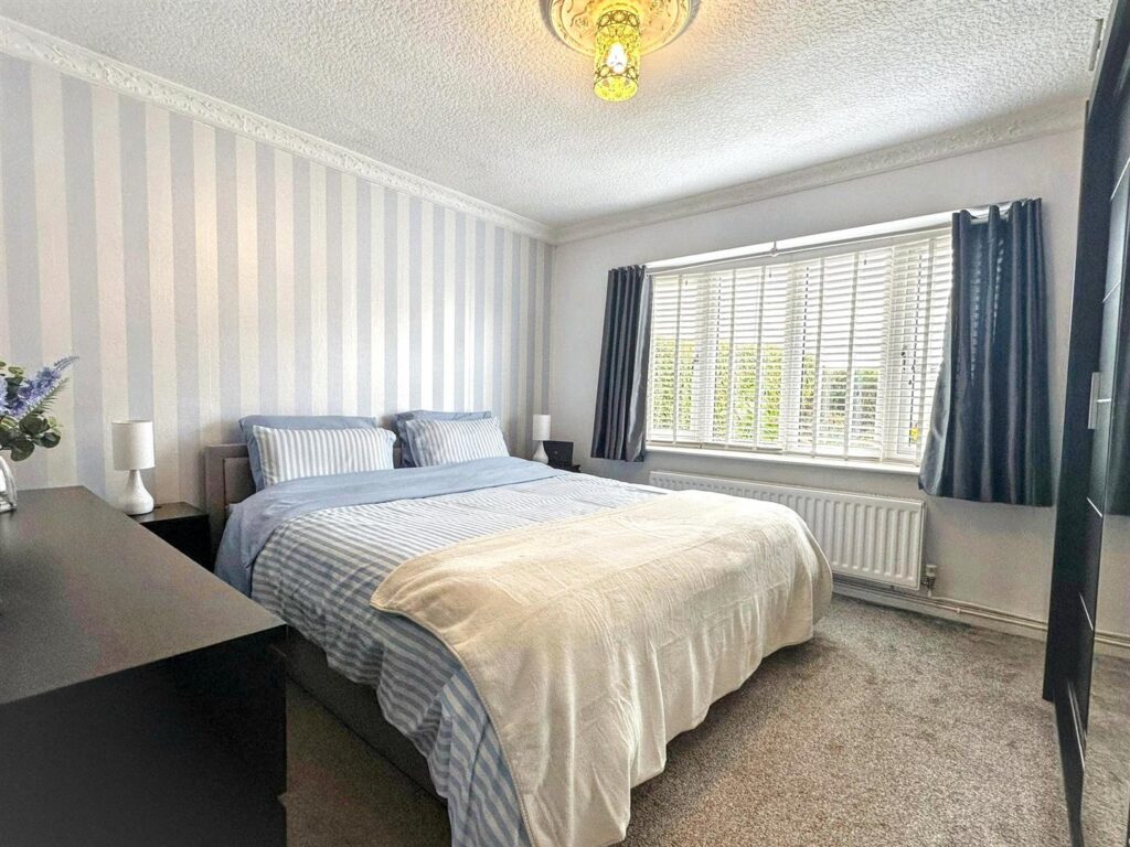 Rennie Crescent, Cheddleton, Leek