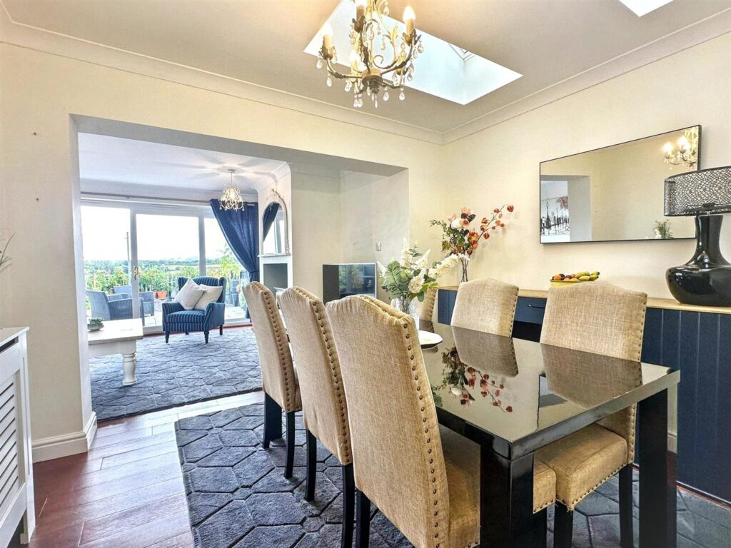 Rennie Crescent, Cheddleton, Leek