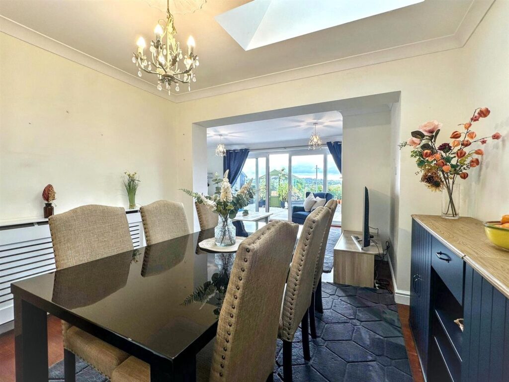 Rennie Crescent, Cheddleton, Leek