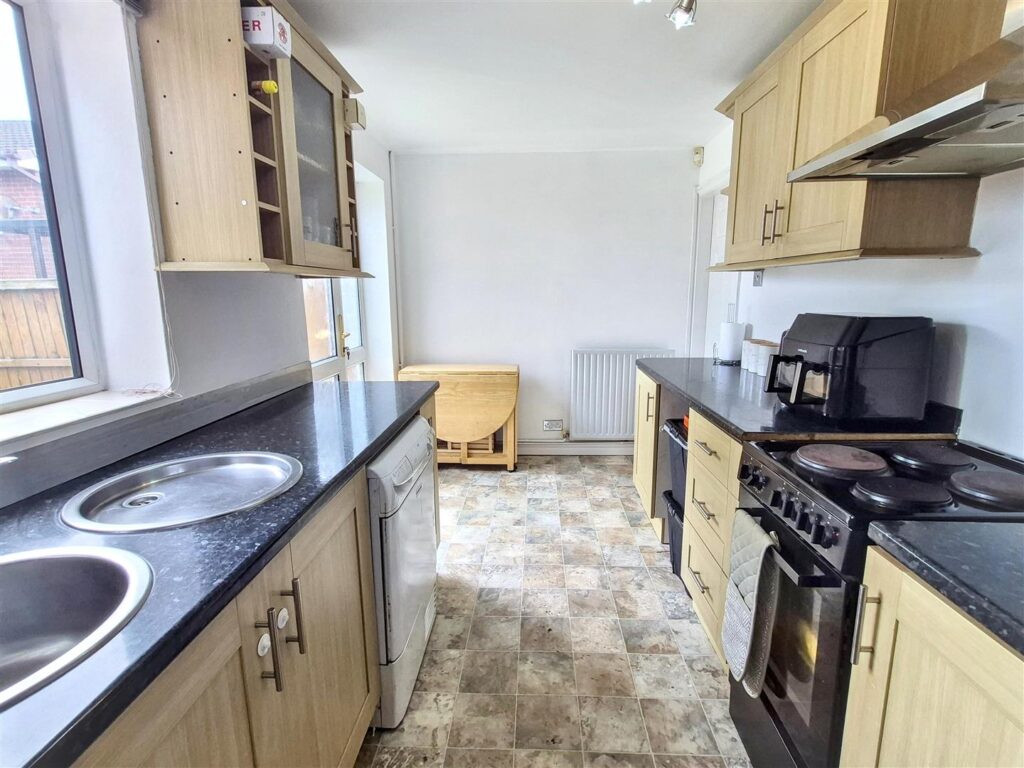 Chatsworth Drive, Werrington, Staffordshire, ST9 0PA