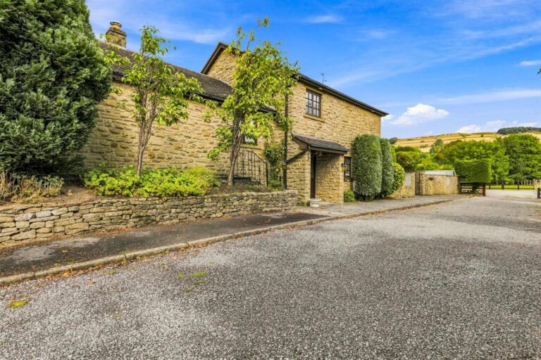 Tunstead Milton, Whaley Bridge, High Peak, SK23 7ER