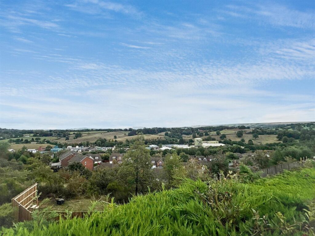 Rennie Crescent, Cheddleton, Leek