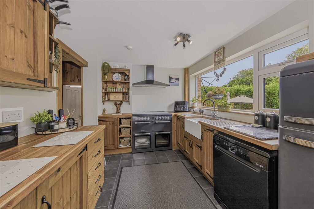 Coopers Close, Leek, Staffordshire, ST13 8JL