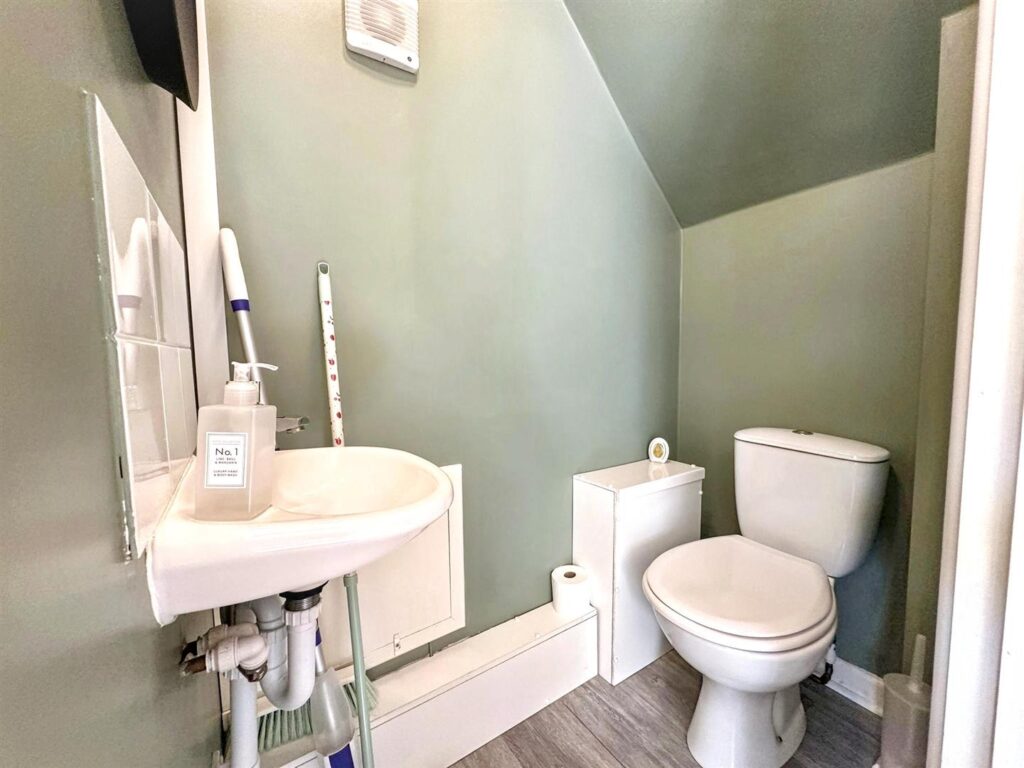 Melrose Avenue, Meir Heath, Staffordshire, ST3 7LY