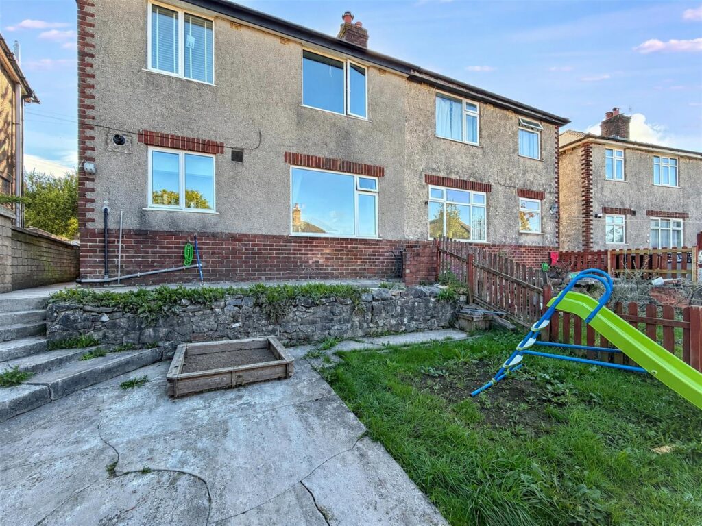 Milnbank Avenue, Buxton, Derbyshire, SK17 7PS.