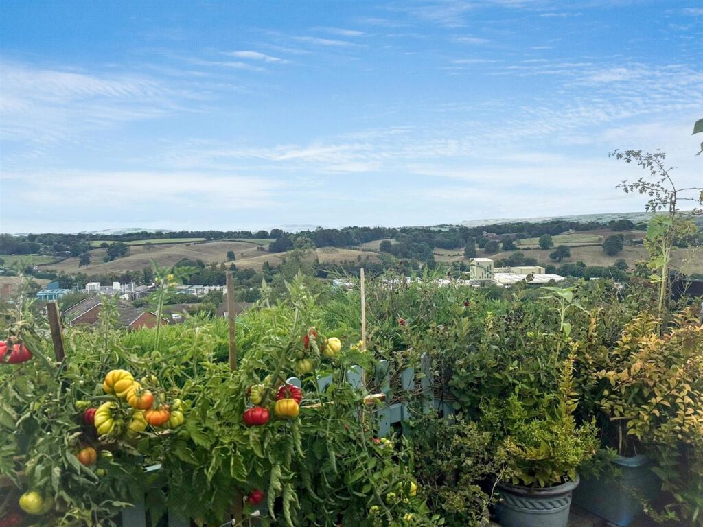 Rennie Crescent, Cheddleton, Leek