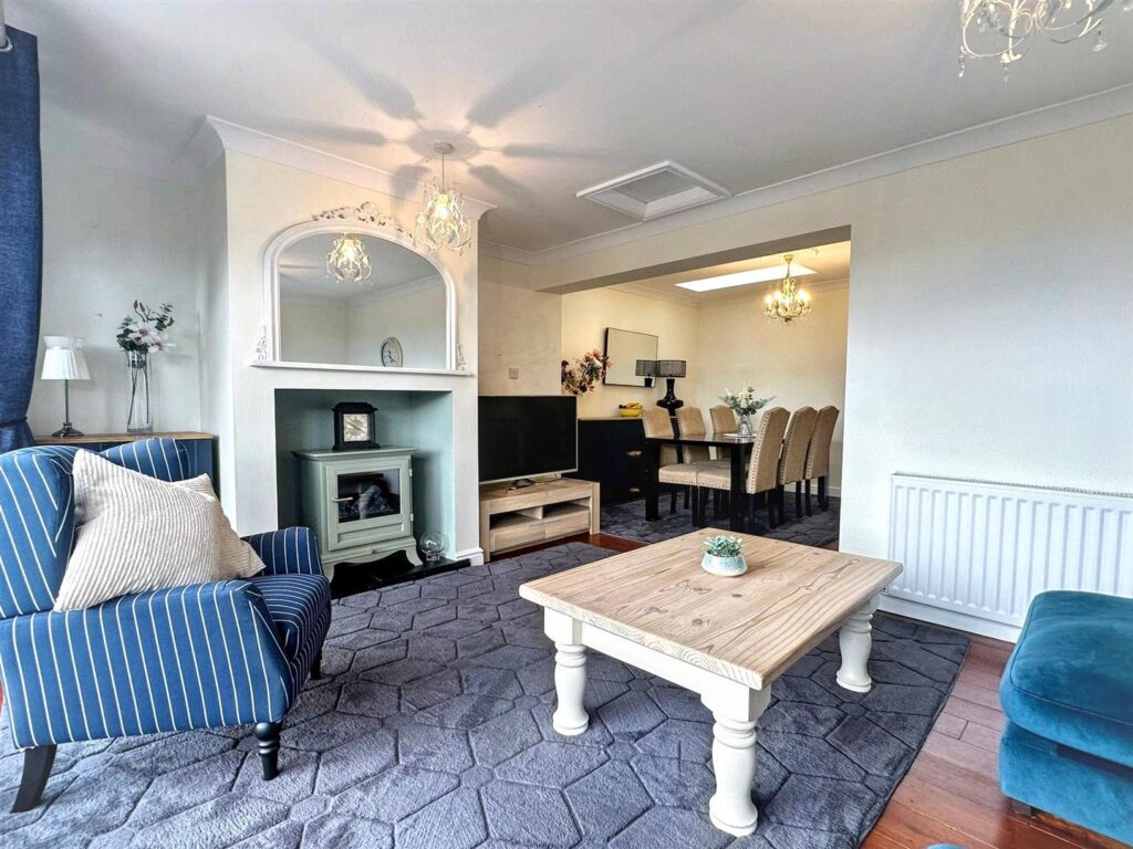 Rennie Crescent, Cheddleton, Leek