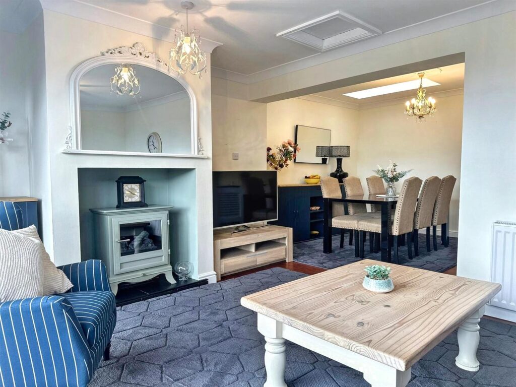 Rennie Crescent, Cheddleton, Leek
