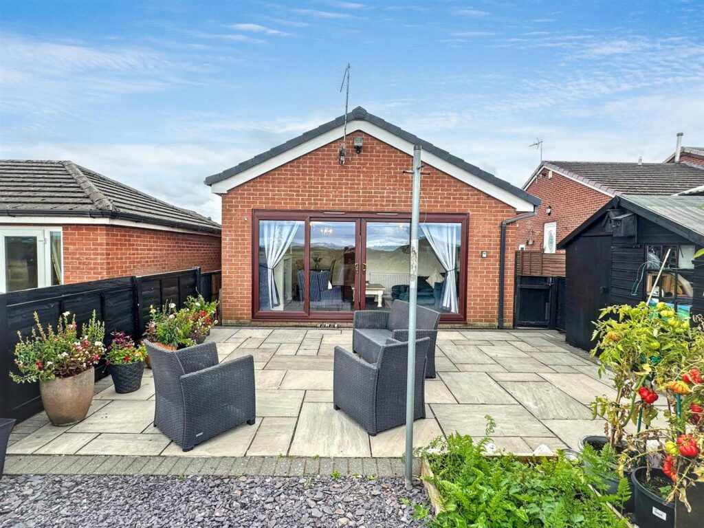 Rennie Crescent, Cheddleton, Leek