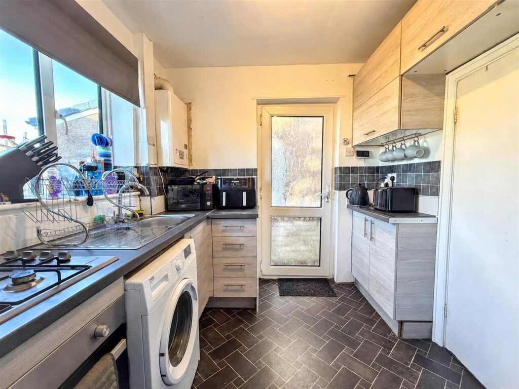 Milnbank Avenue, Buxton, Derbyshire, SK17 7PS.