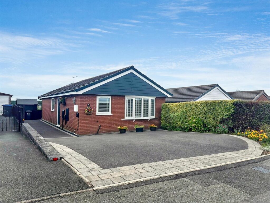 Rennie Crescent, Cheddleton, Leek