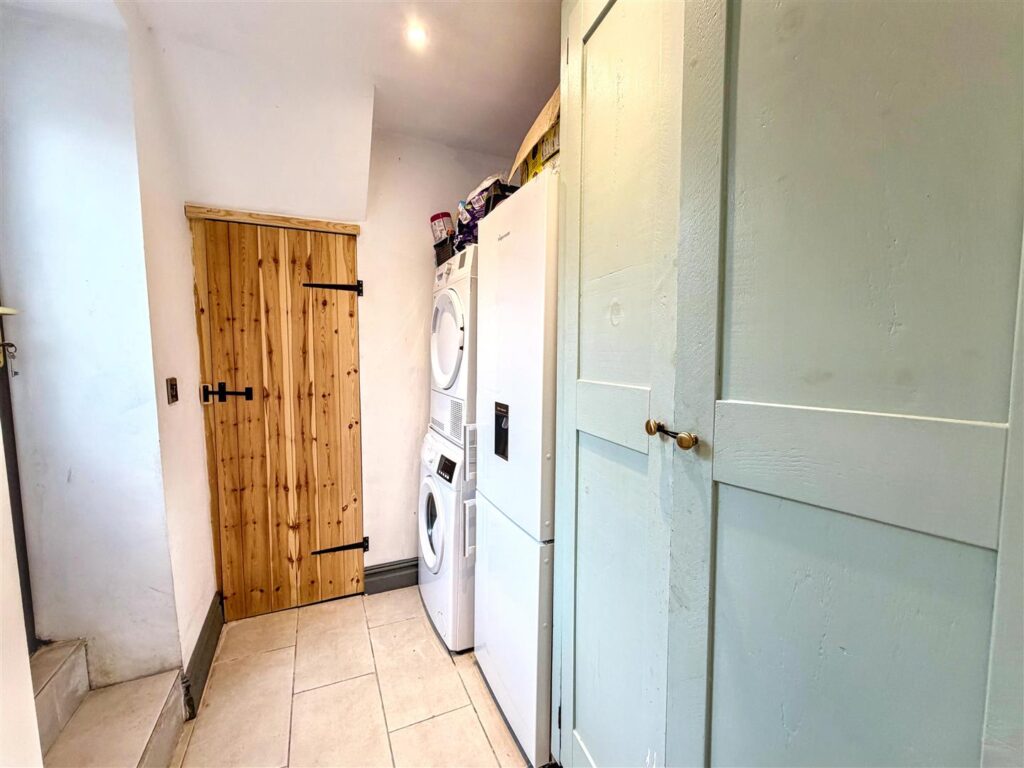 High Street, Longnor, Nr Buxton, Derbyshire, SK17 0PG