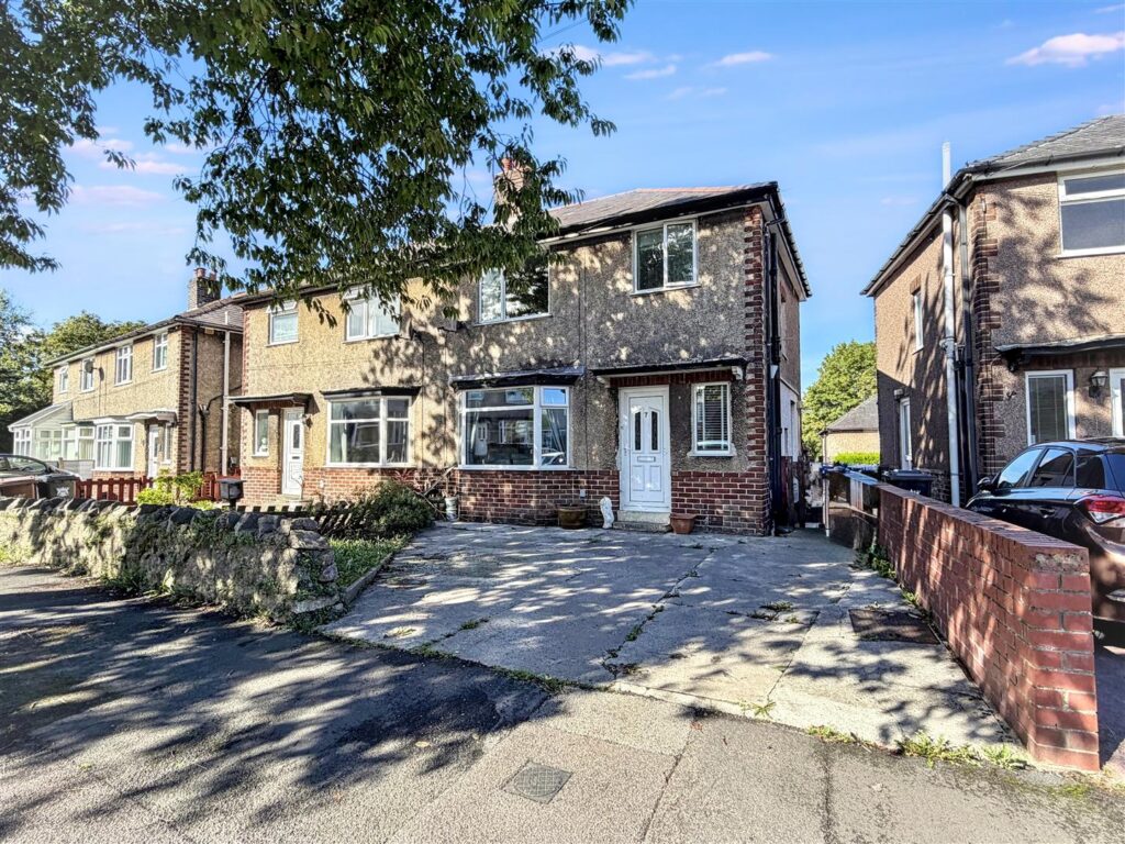 Milnbank Avenue, Buxton, Derbyshire, SK17 7PS.