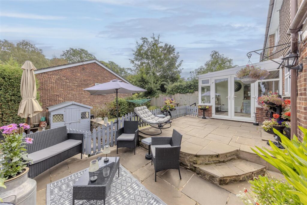 Coopers Close, Leek, Staffordshire, ST13 8JL